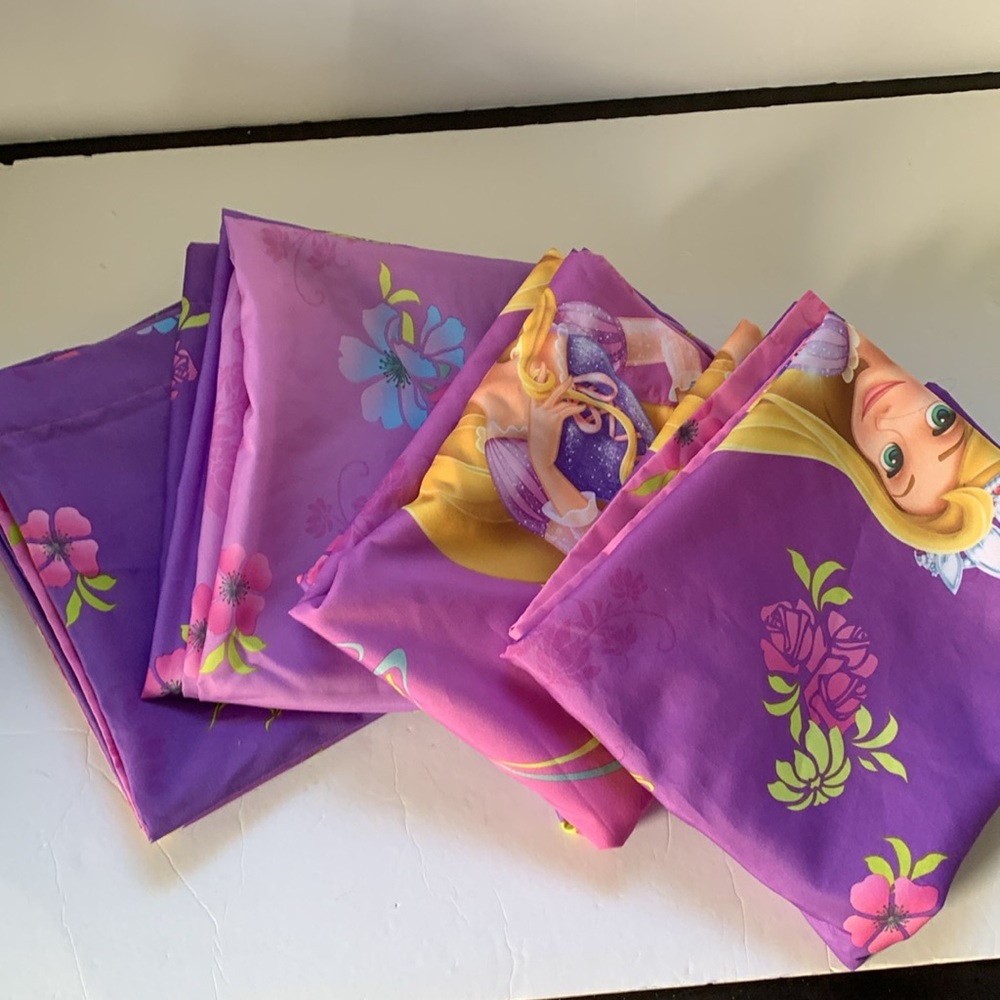 Disney Princess Rapunzel Set of Four Curtain Panels With Tie Backs - Picture 4 of 7